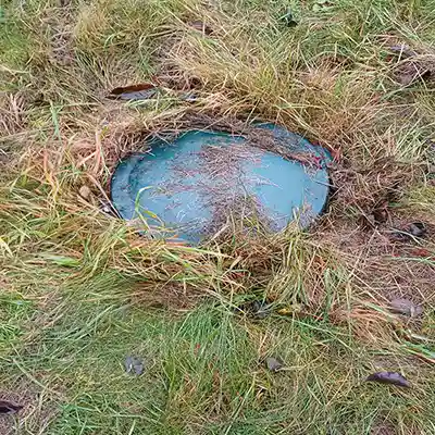 Plastlock avskiljare, för lågtplacerad på gräsmatta