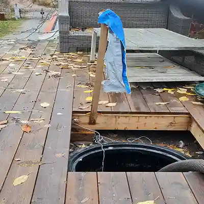 Lock under veranda, avskiljare